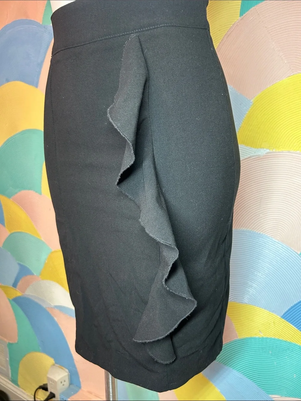 Wrapper Classic Black Ruffle Pencil Skirt - Women sz 3